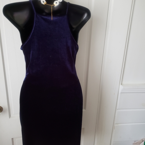 White Punk Rock Daisy | 90s Choker Necklace - Picture 4 of 8